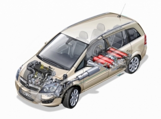 Rozmieszczenie elementów gazowego układu napędowego w samochodzie Opel Zafira 1,6 ecoFLEX CNG Turbo
