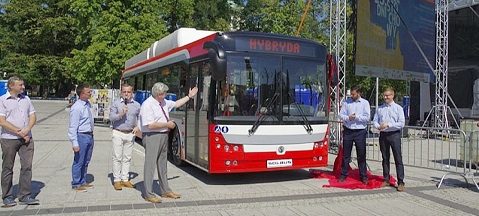 Prezentacja gazowego autobusu hybrydowego Solbus