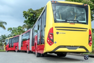 Dwuprzegubowy Busscar Scania CNG