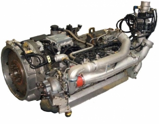 Turbodoładowany, sześciocylindrowy silnik E2876 jest zasilany mieszankami ubogimi przez system Motronic ME7-GAS1