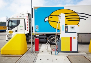 Stacja LNG firmy Shell w Pijnacker w Holandii