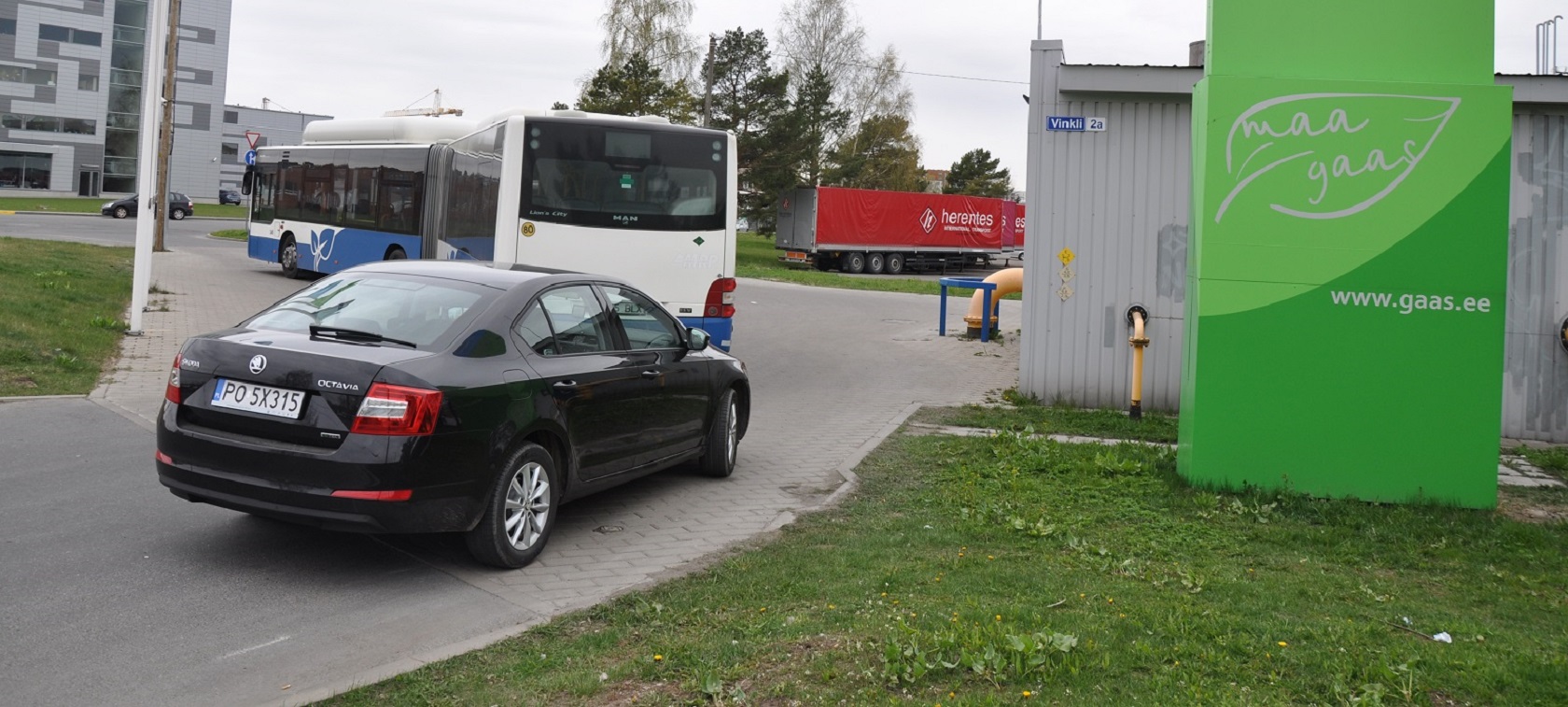 Octavia G-TEC: tankowanie CNG w Tallinie