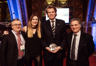 Przedstawiciele Iveco z nagrodą European Gas Awards of Excellence 2017 w kategorii Projekt Roku