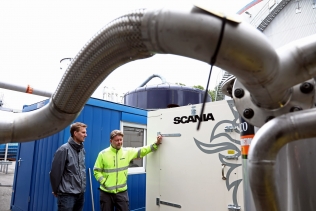Kontener, w którym pracuje zasilany biogazem silnik V8 firmy Scania