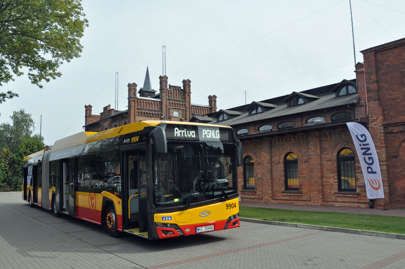PGNiG dostarczy CNG do 54 autobusów firmy Arriva
