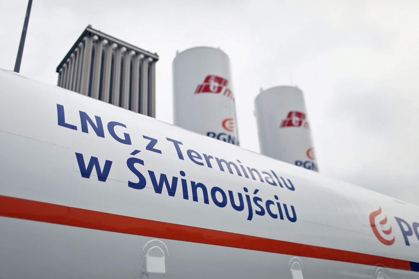 PGNiG wyłącznym dostawcą CNG i LNG do MZA Warszawa