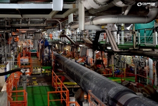 Wnętrze statku służącego do układania podmorskich rurociągów