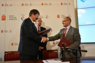 Podpisanie umowy na dostawę Solbusów LNG dla MZA Warszawa
