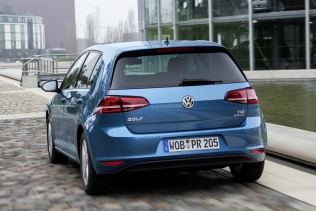Volkswagen Golf TGI BlueMotion - widok z tyłu
