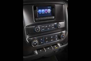 Chevrolet Silverado HD CNG - konsola środkowa