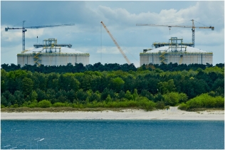 Zbiorniki magazynowe terminalu LNG w Świnoujściu